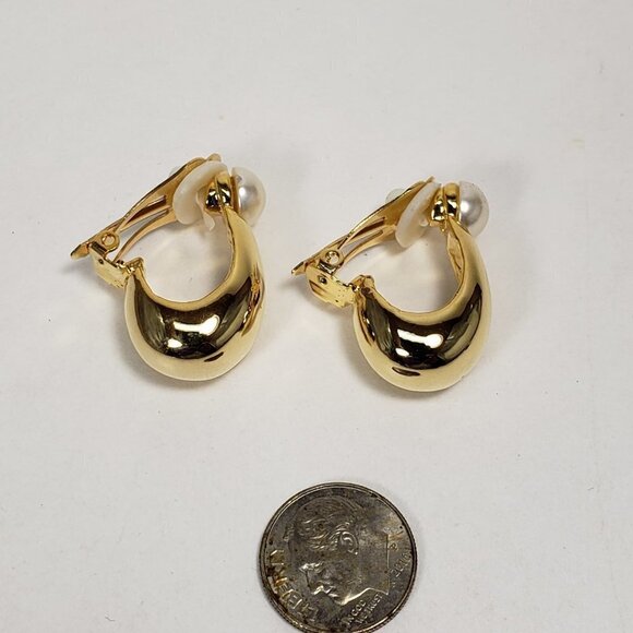 Polished Gold tone Hoop Design Clip-on Earrings - Stylish, Elegant Bold Jewelry - Picture 5 of 9